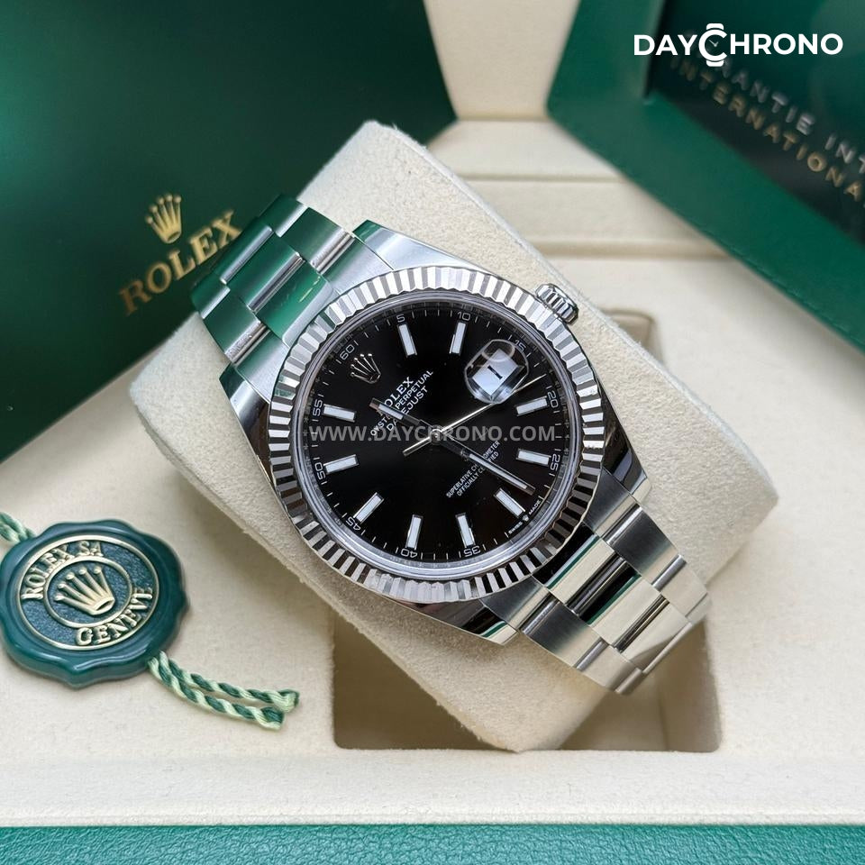 Rolex Datejust 41 Black Dial Oyster Full Set