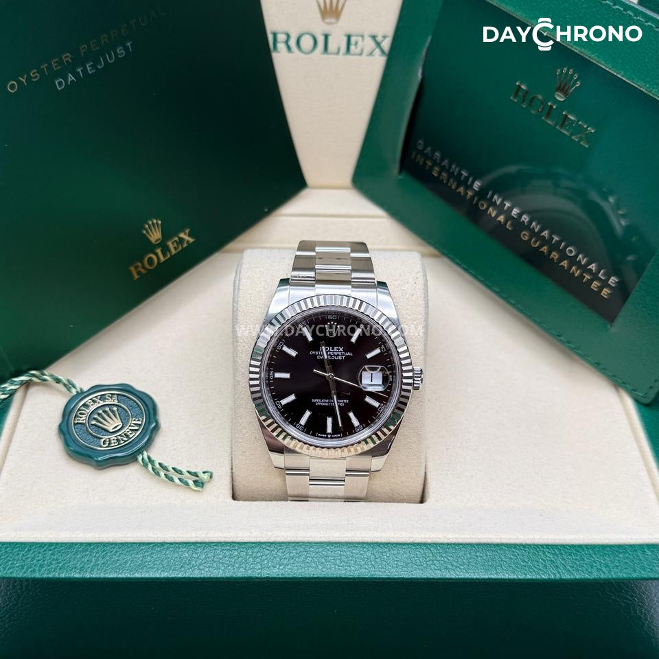 Rolex Datejust 41 Black Dial Oyster Full Set