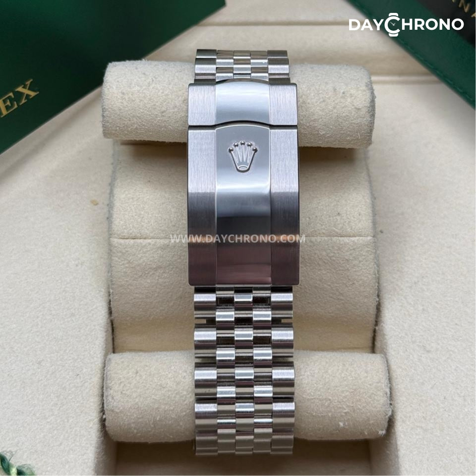 Rolex Sky-Dweller 42 Green Dial Jubilee Full Set
