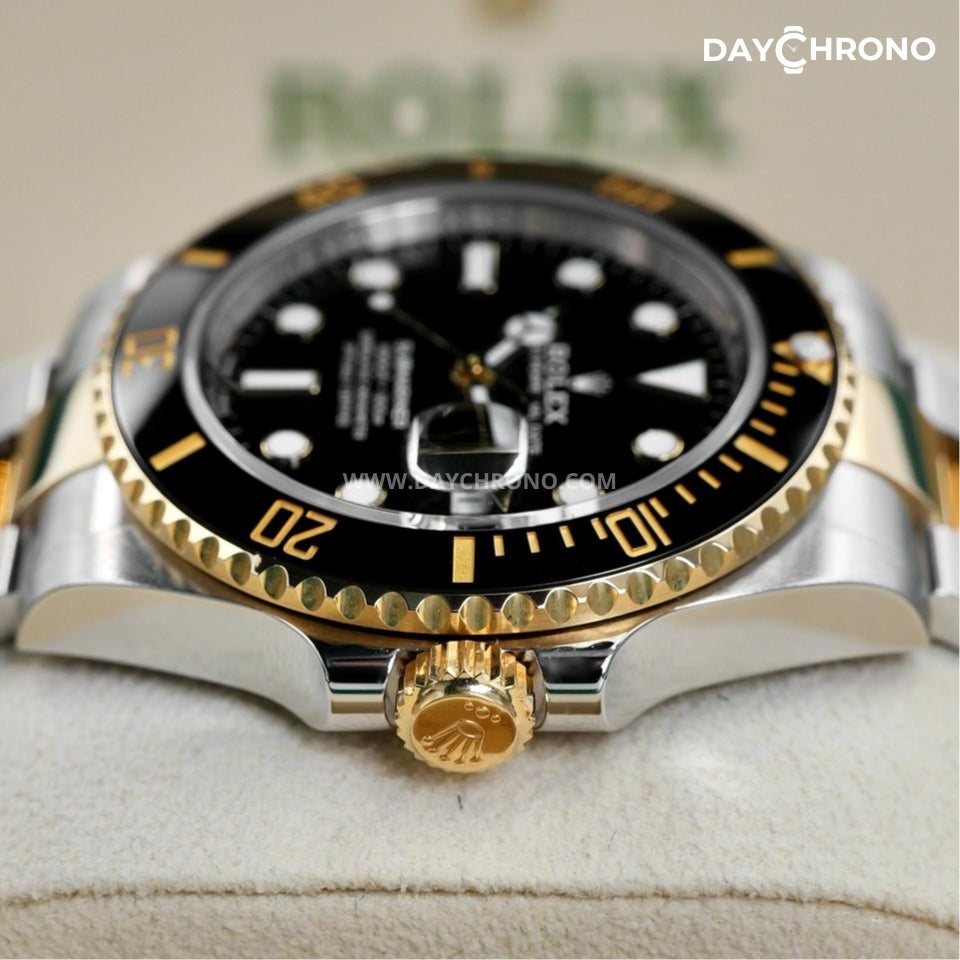Rolex Submariner Date Black and Gold Oyster Full Set
